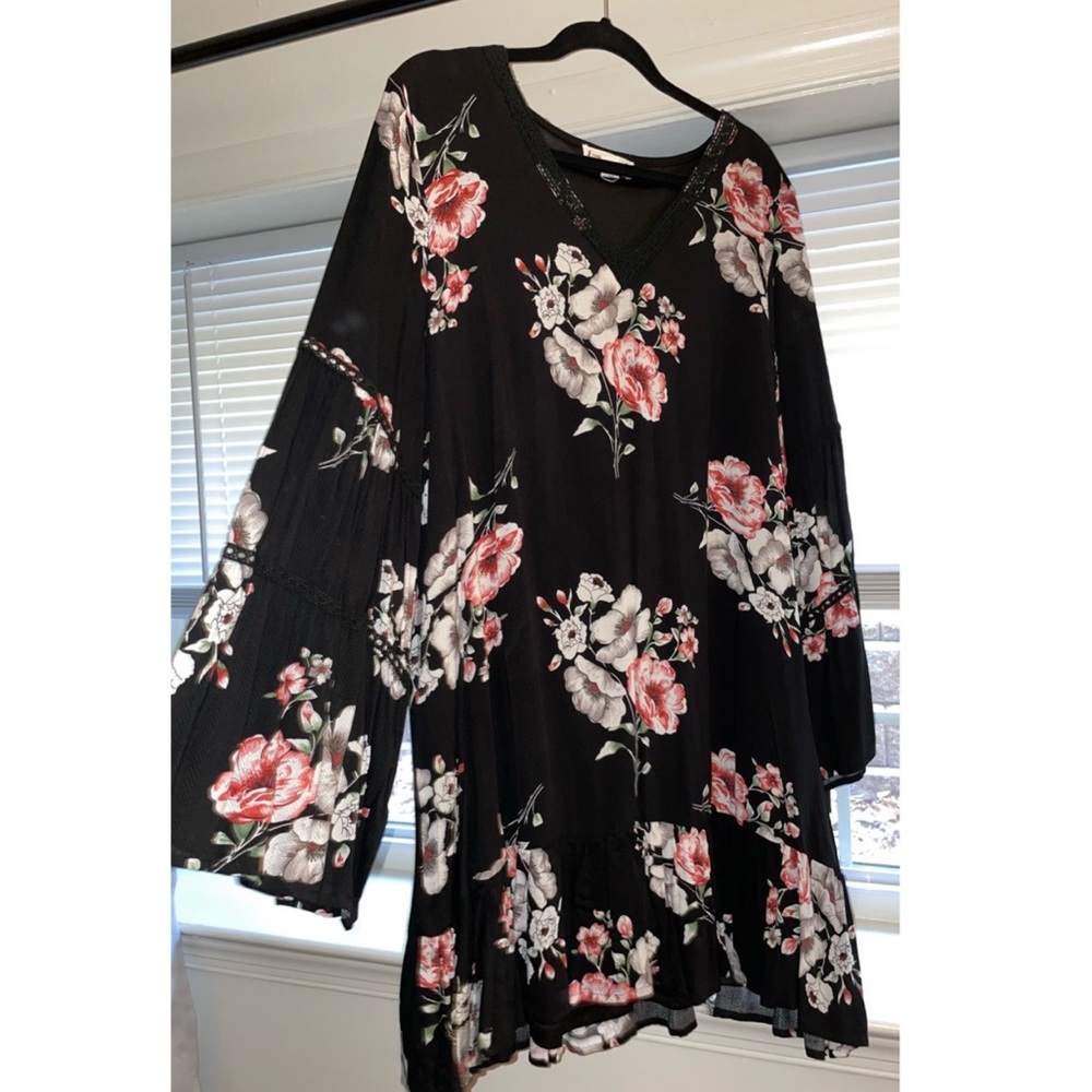 Boho dress with wide sleeves